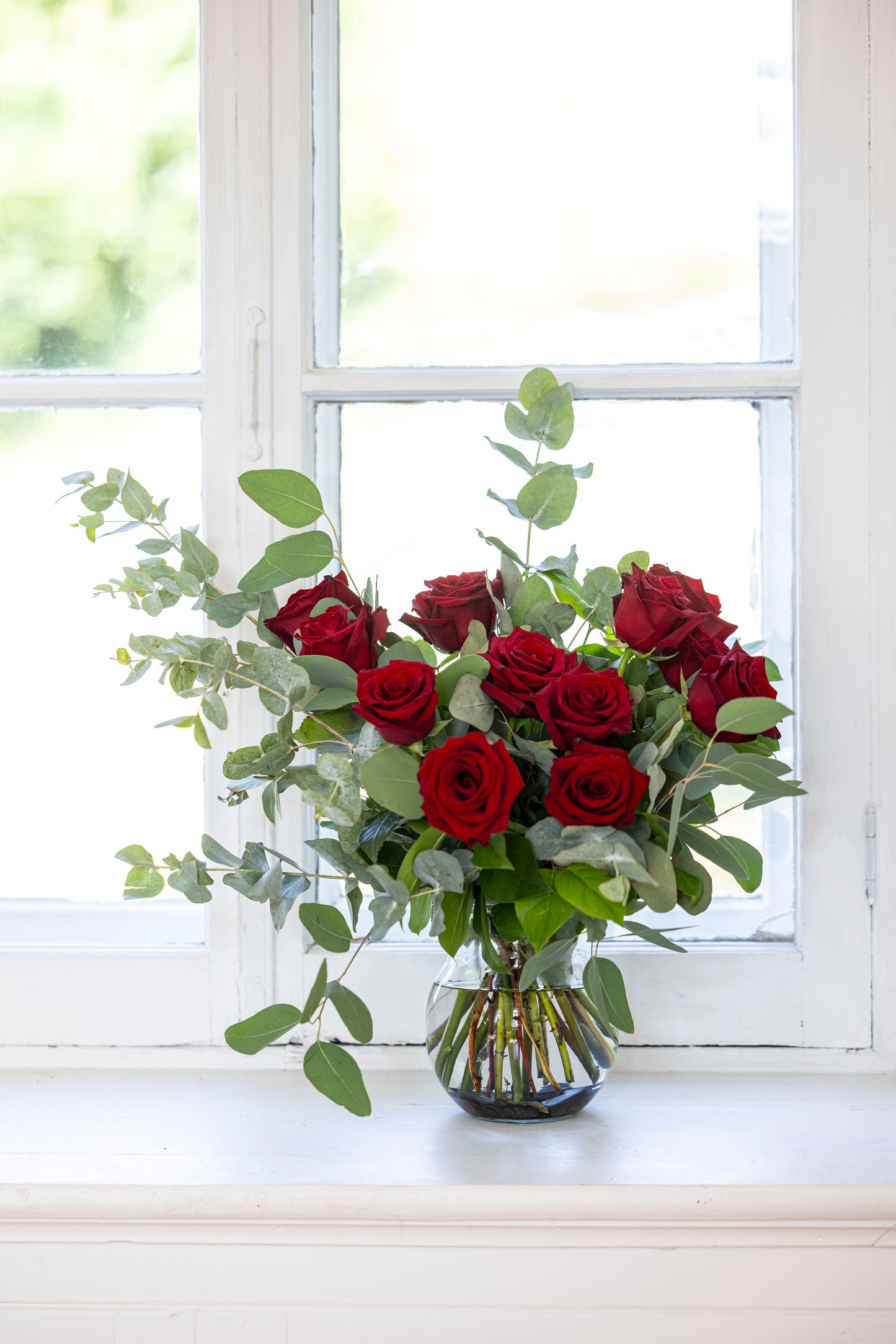 Bouquet of red roses