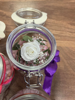 Petit pot de rose (rose éternelle et fleurs séchées)