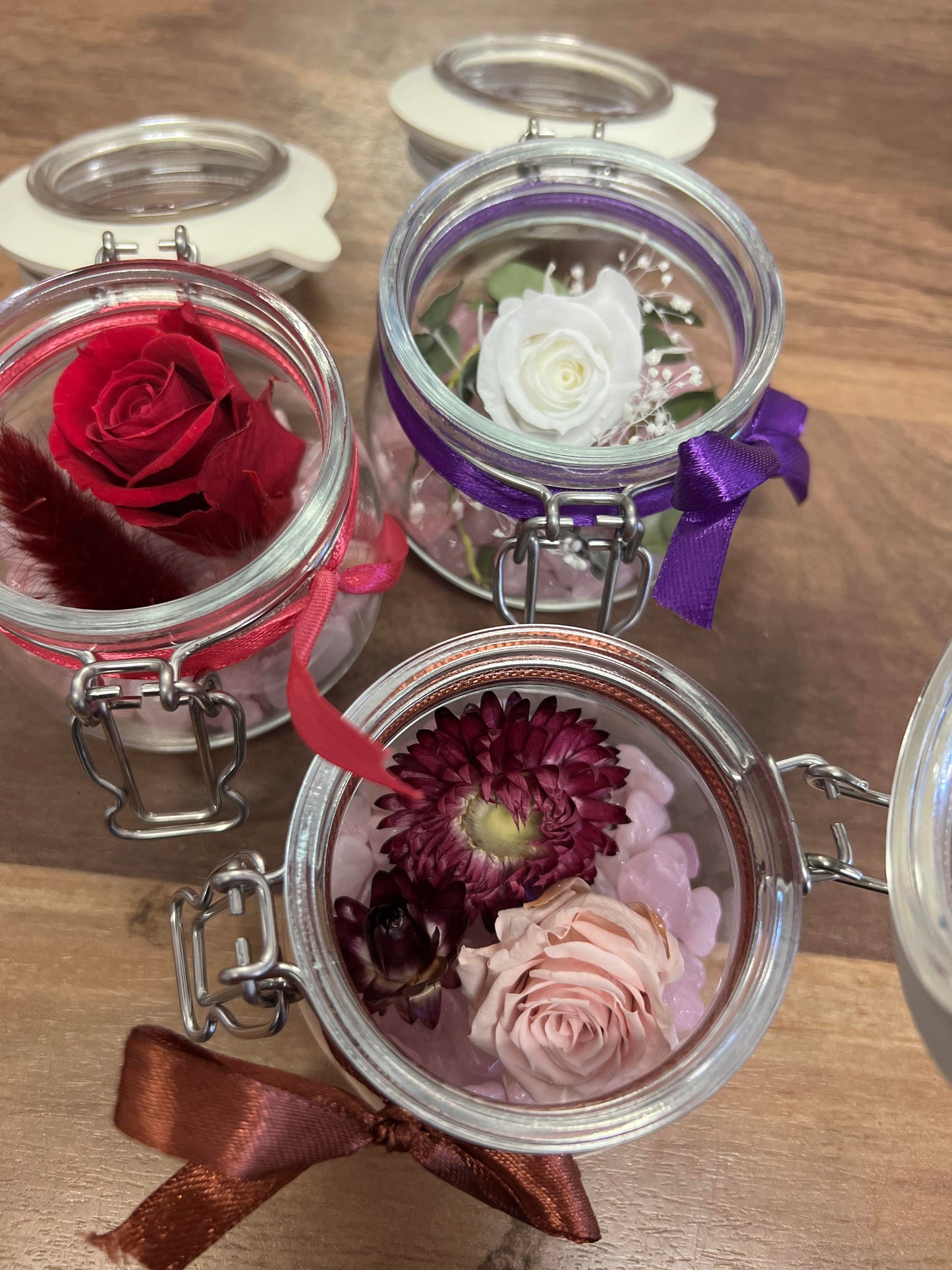 Small pot of rose (eternal rose and dried flowers)