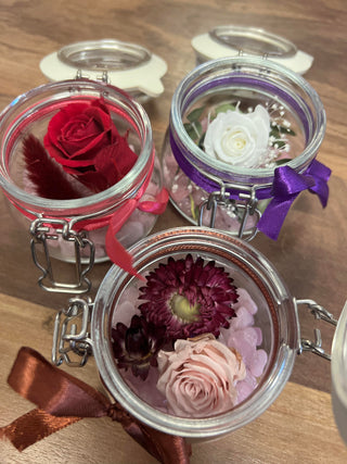 Petit pot de rose (rose éternelle et fleurs séchées)