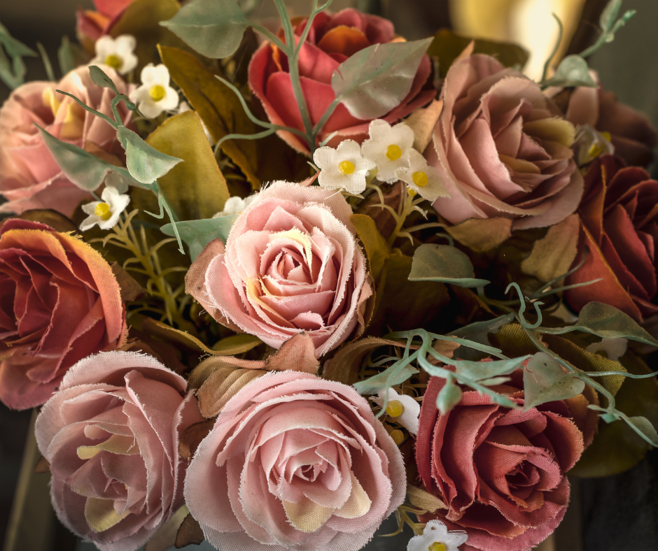 Arrangement de fleurs artificielles