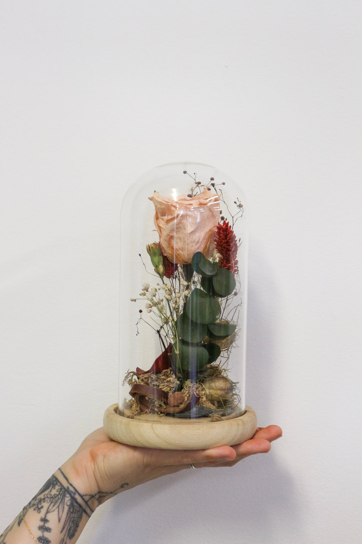 Lighted Roses Under Glass Eternal rose under glass bell β Madame Alice fleuriste